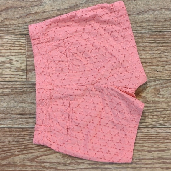 Peach eyelet shorts 3" inseam, 100% cotton, Gap City Short women's size 2 - Picture 5 of 6